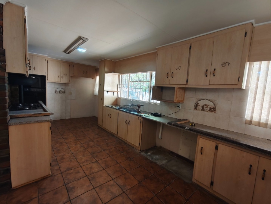 To Let 3 Bedroom Property for Rent in Pellissier Free State